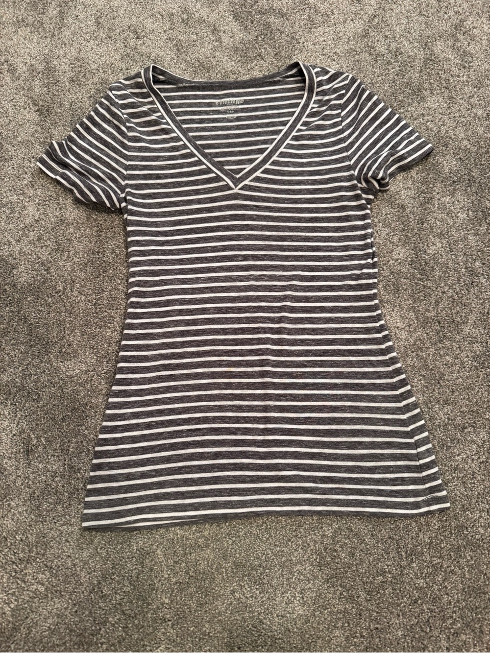 Old Navy Gray & White Striped V-Neck Tee